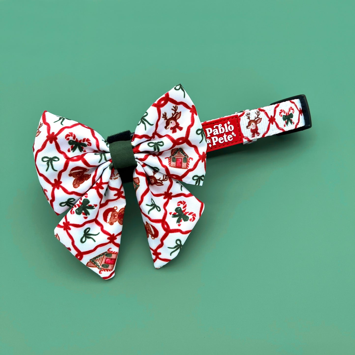 Cosy Christmas Collar